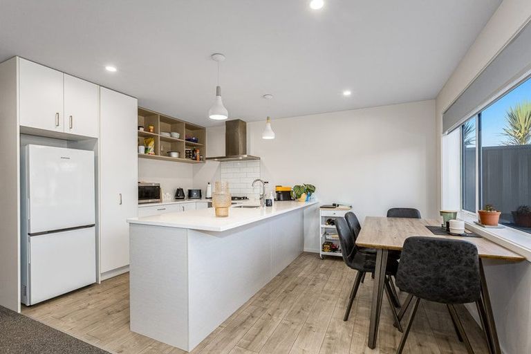 Photo of property in 15 Kamana Way, Kenepuru, Porirua, 5022