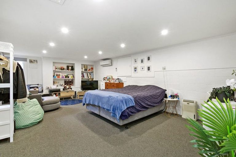 Photo of property in 322a Main Road, Tawa, Wellington, 5028
