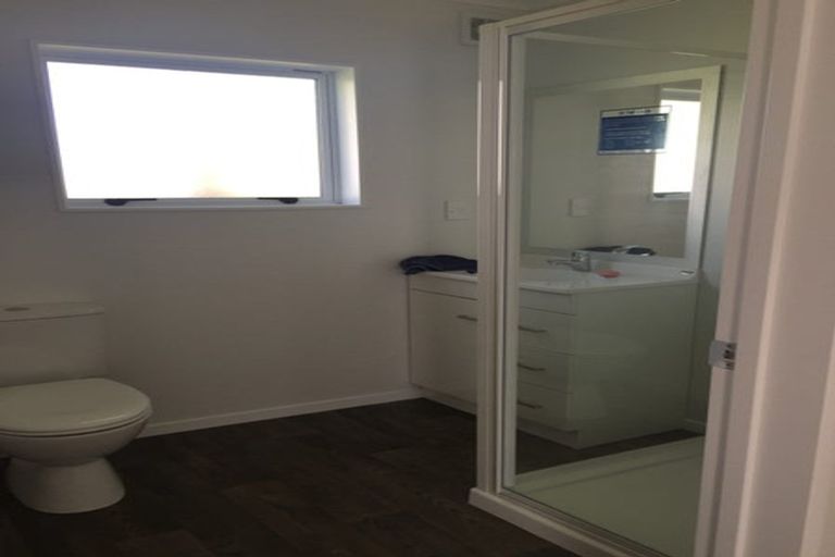 Photo of property in 44 Gossamer Drive, Pakuranga Heights, Auckland, 2010