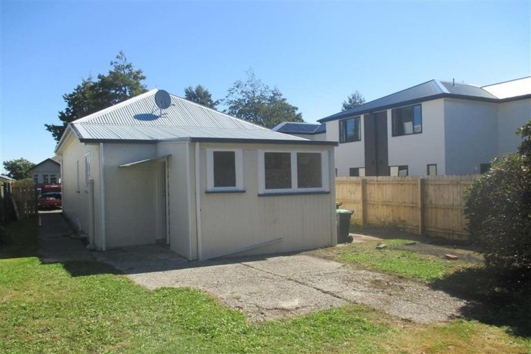Photo of property in 10 Defoe Place, Waltham, Christchurch, 8023