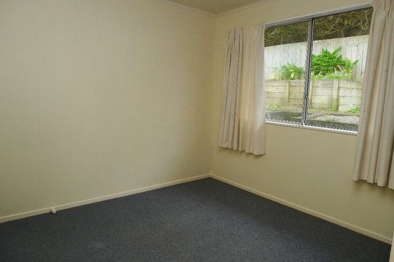 Photo of property in 137b Newlands Road, Newlands, Wellington, 6037