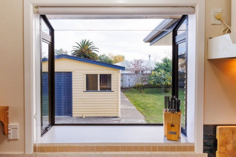 Photo of property in 2 Oban Place, Awapuni, Palmerston North, 4412