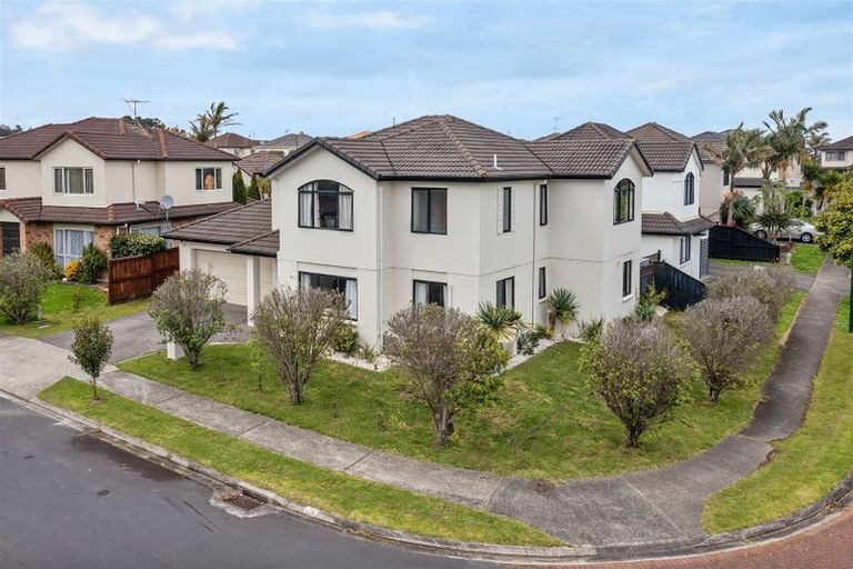 Photo of property in 27 Coachman Drive, Flat Bush, Auckland, 2016