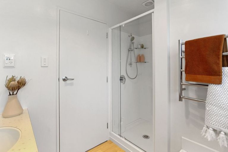 Photo of property in 16 Oakfield Street, Burnside, Christchurch, 8053