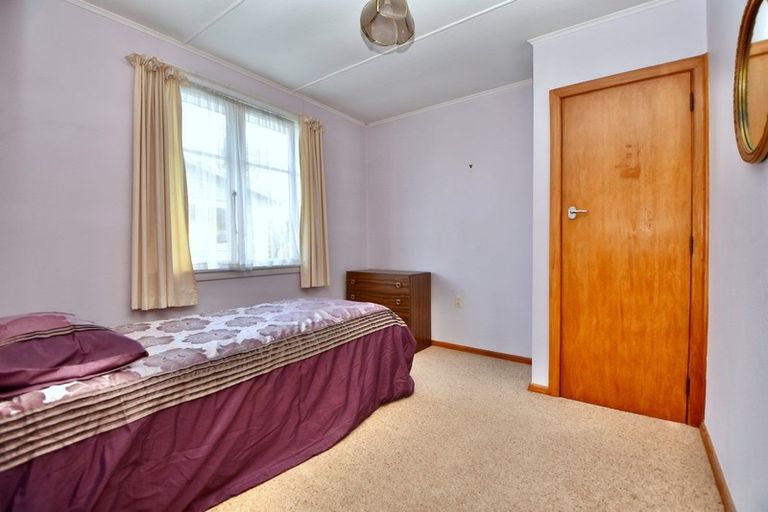 Photo of property in 22 Taylor Street, Carterton, 5713