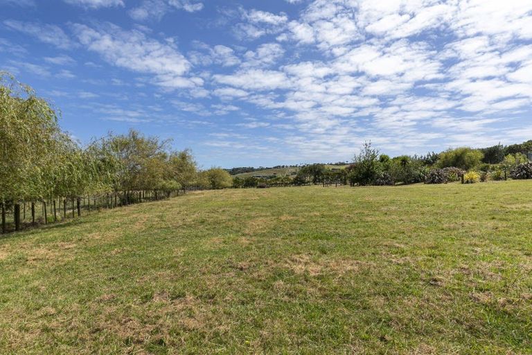 Photo of property in 33 Cable Road, Waimauku, 0881