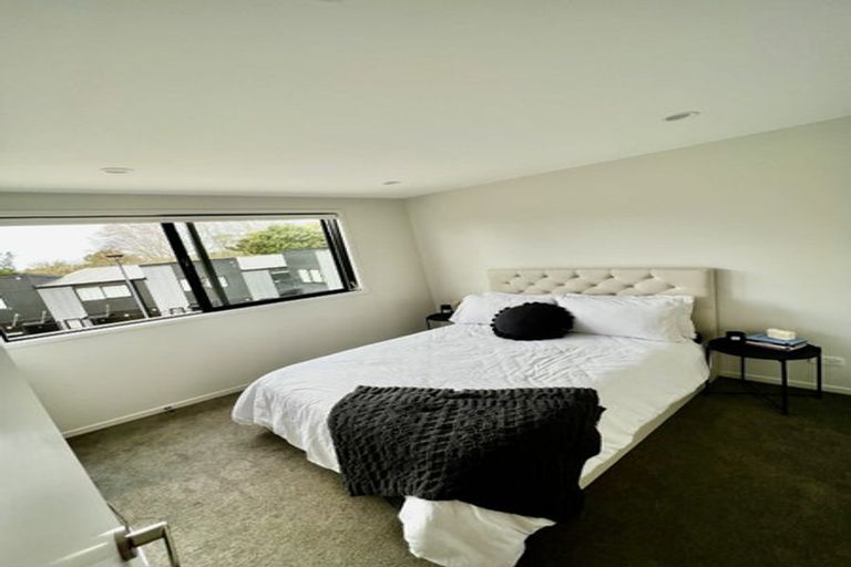 Photo of property in 4/37 Camelot Place, Glenfield, Auckland, 0629