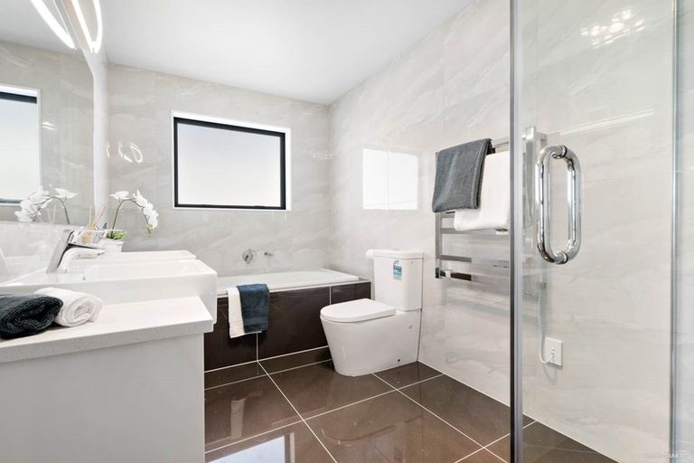 Photo of property in 14 Drumconnell Drive, Flat Bush, Auckland, 2019