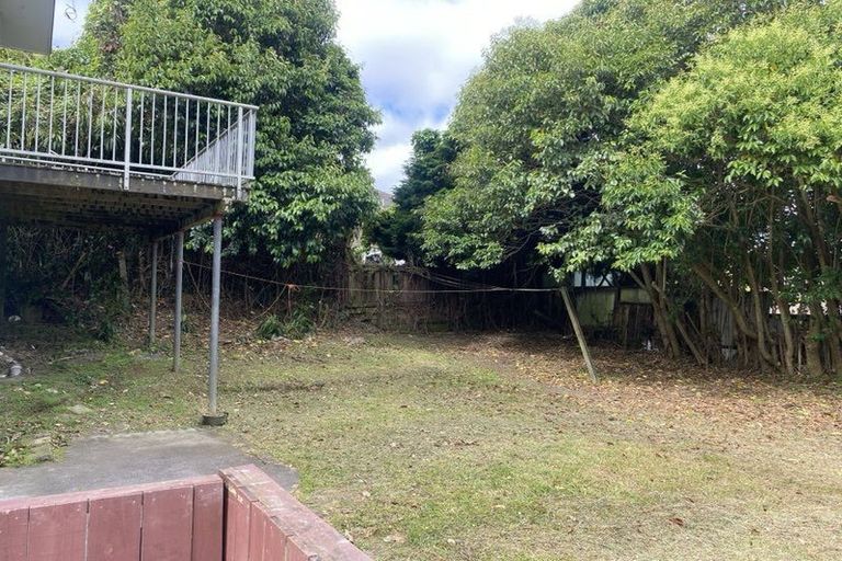 Photo of property in 17 Lynwood Road, New Lynn, Auckland, 0600