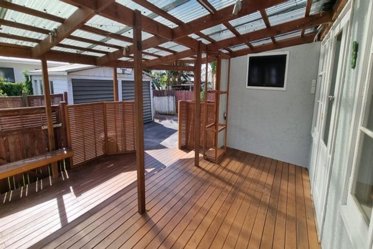 Photo of property in 2/12 Avis Avenue, Papatoetoe, Auckland, 2025