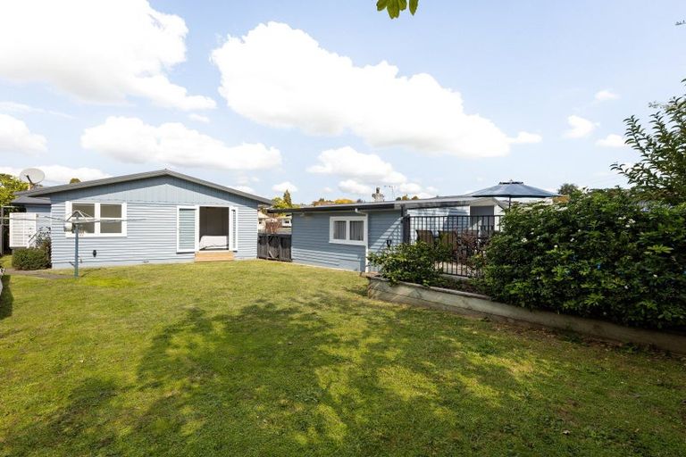 Photo of property in 14 Manapouri Place, Glenview, Hamilton, 3206