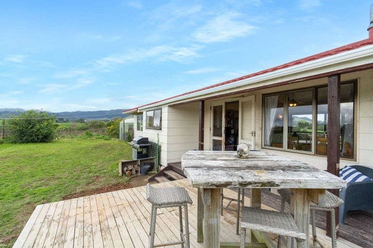 Photo of property in 101 Forest Lakes Road, Otaki, 5583