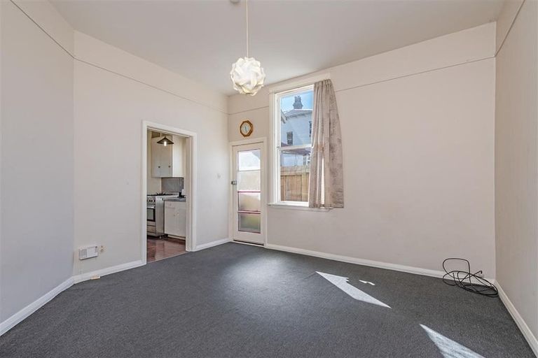Photo of property in 4a/8 Howard Street, Mount Cook, Wellington, 6021