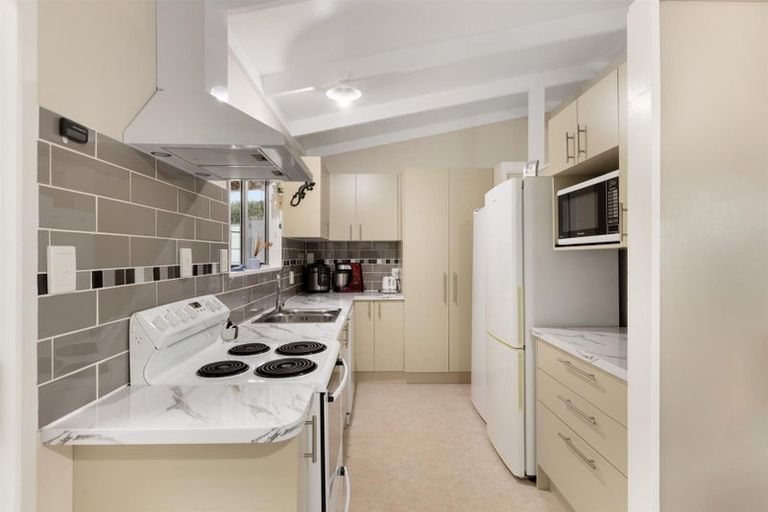 Photo of property in 6 Milsom Place, Te Puke, 3119