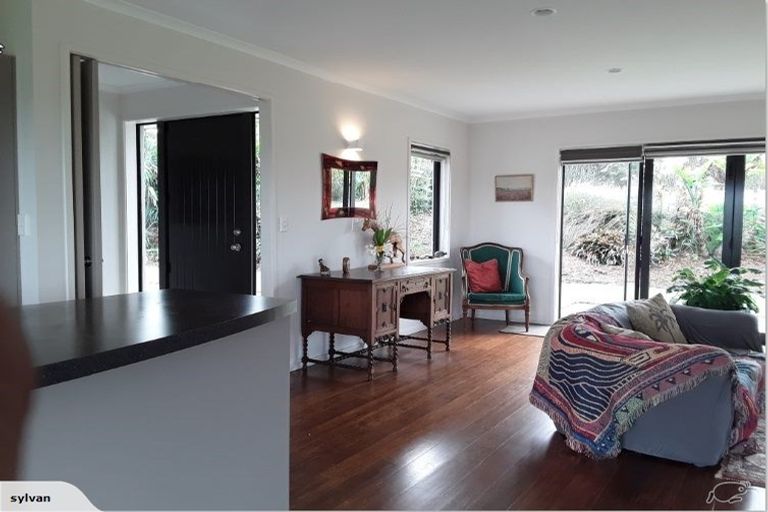 Photo of property in 341 Rimmer Road, Helensville, 0875