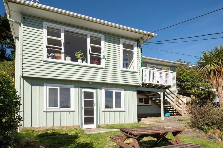 Photo of property in 17 Bedford Street, Northland, Wellington, 6012