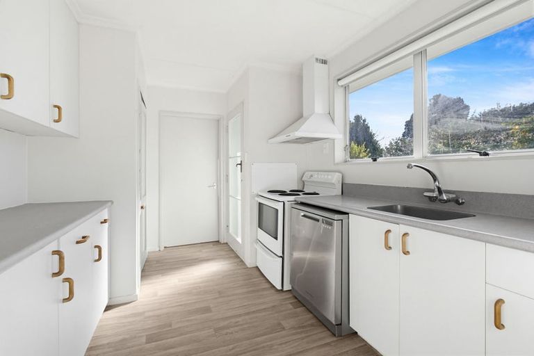 Photo of property in 37 Kimberley Grove, Westbrook, Palmerston North, 4412