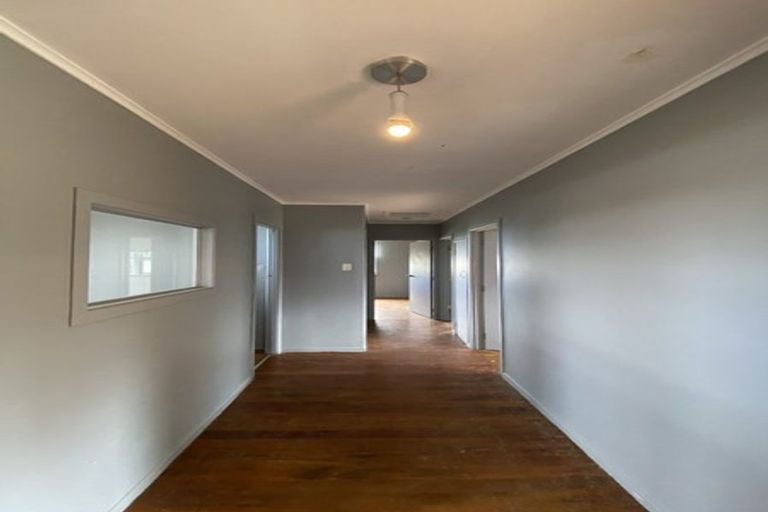 Photo of property in 445 Don Buck Road, Massey, Auckland, 0614