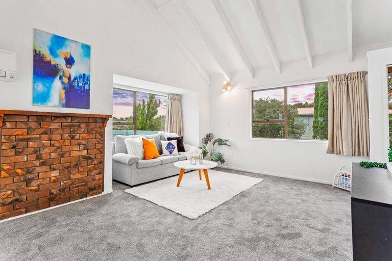 Photo of property in 42 Glenbervie Crescent, Massey, Auckland, 0614