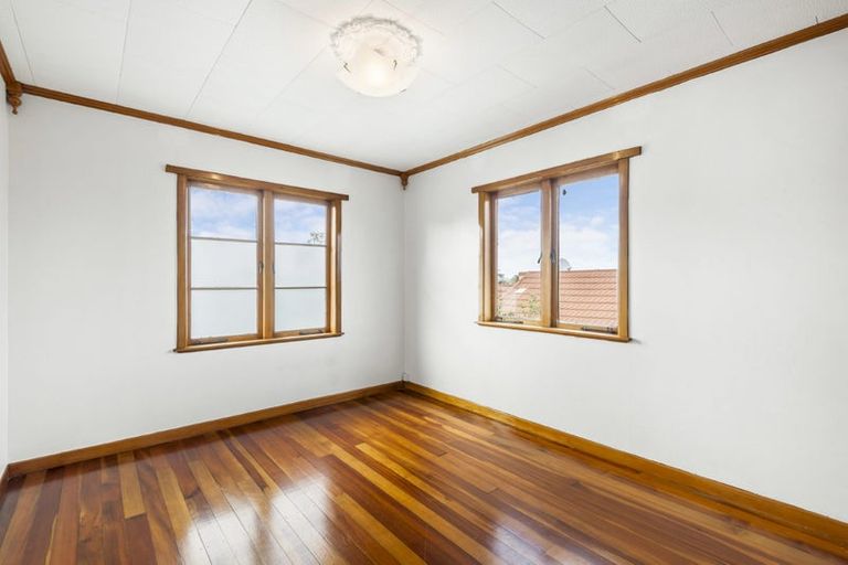 Photo of property in 108 Eversleigh Road, Belmont, Auckland, 0622