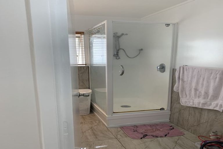 Photo of property in 2/112 Portage Road, New Lynn, Auckland, 0600