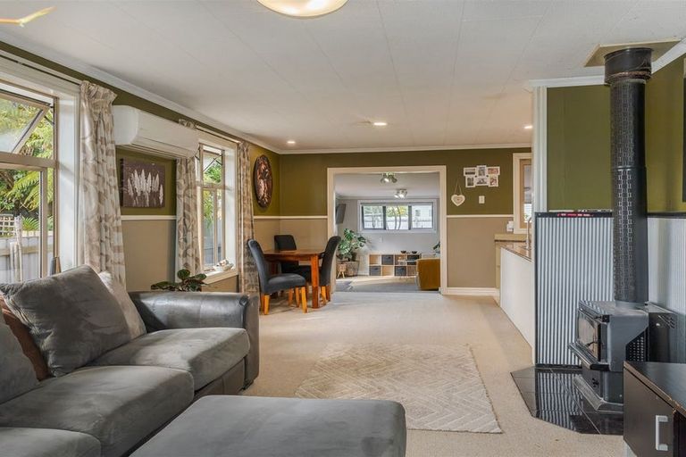 Photo of property in 32 Brougham Street, Westport, 7825