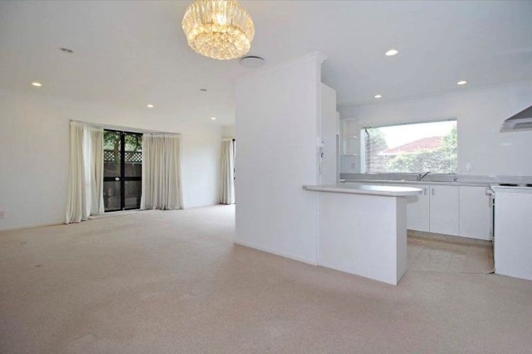 Photo of property in 2/5 Huia Road, Papatoetoe, Auckland, 2025