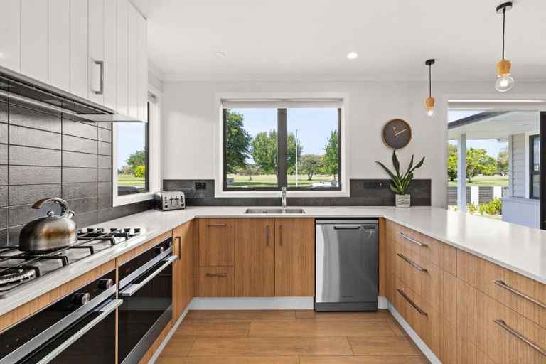 Photo of property in 114 Freyberg Avenue, Tamatea, Napier, 4112