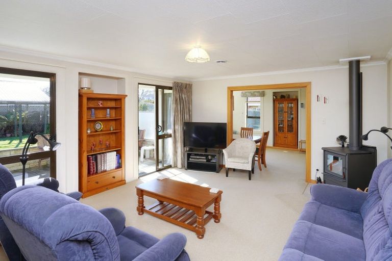 Photo of property in 2 Ward Place, Rangiora, 7400