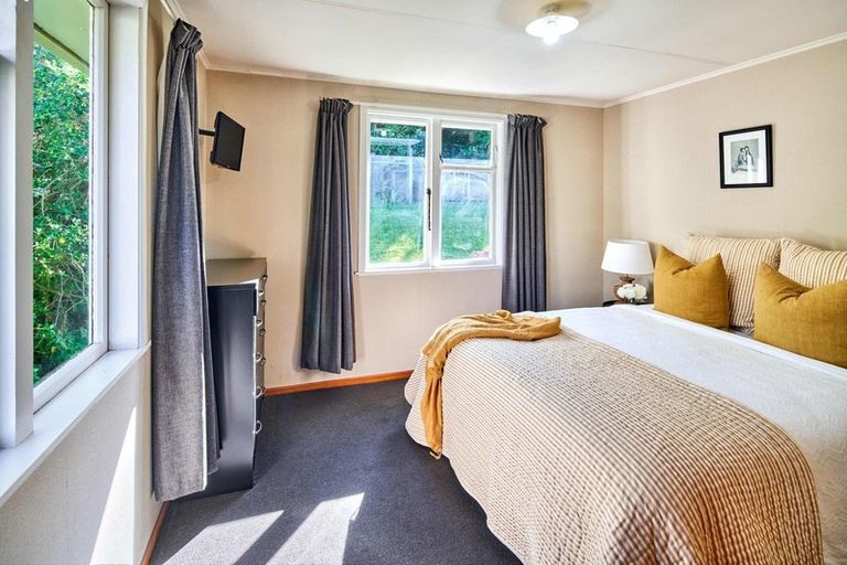 Photo of property in 52 Owhiti Street, Titahi Bay, Porirua, 5022