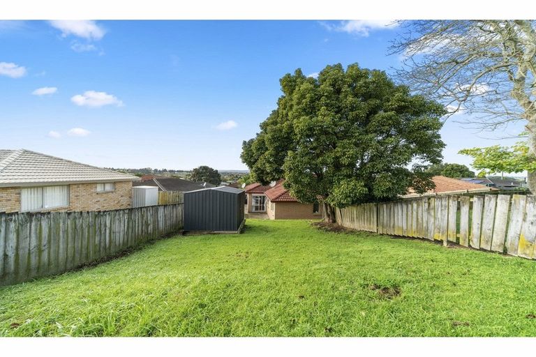 Photo of property in 26 Piriti Place, Weymouth, Auckland, 2103