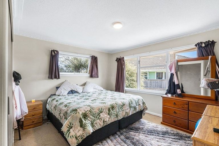 Photo of property in 35 Ontario Place, Wainoni, Christchurch, 8061