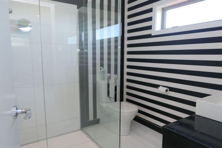 Photo of property in 11 Kotare Street, Waikanae, 5036