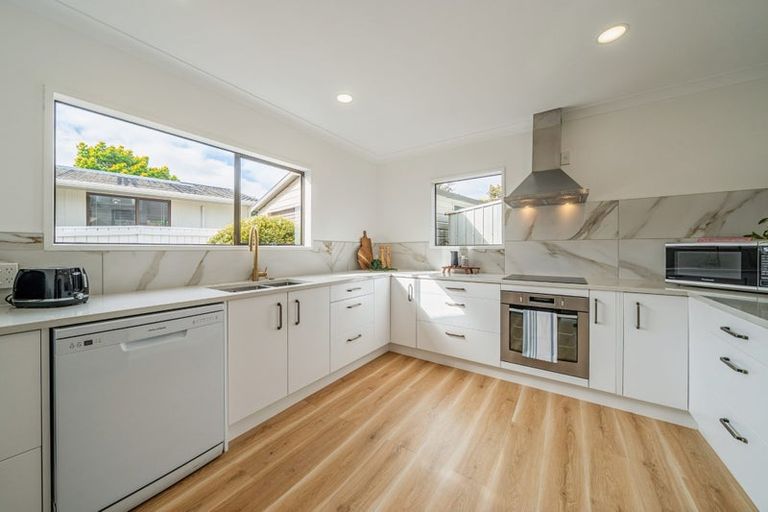Photo of property in 296 Maungaraki Road, Maungaraki, Lower Hutt, 5010