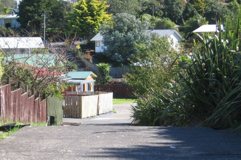 Photo of property in 28 Starforth Place, Henderson, Auckland, 0612