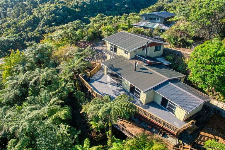 Photo of property in 20 Weenink Road, Karoro, Greymouth, 7805