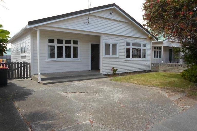 Photo of property in 34 Palm Avenue, Lyall Bay, Wellington, 6022