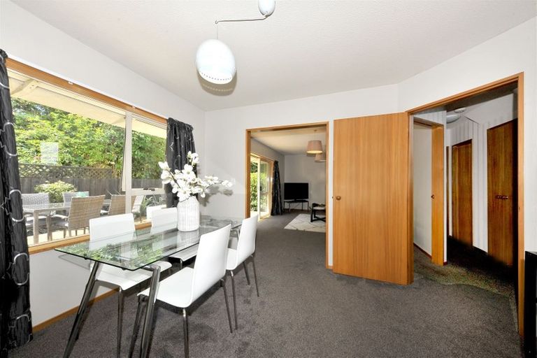 Photo of property in 2/76 Staveley Street, Avonhead, Christchurch, 8042