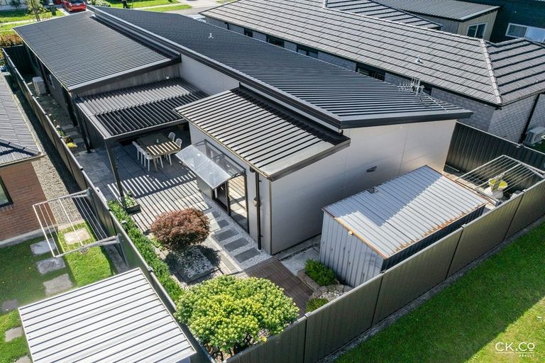 Photo of property in 15 Te Kaeaea Crescent, Wallaceville, Upper Hutt, 5018