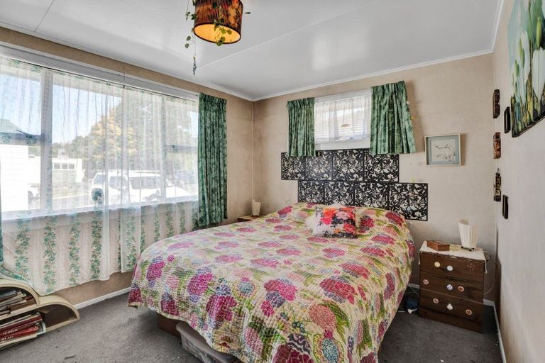 Photo of property in 2 Handley Place, Glen Avon, New Plymouth, 4312