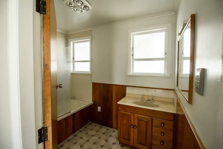 Photo of property in 241 Vogel Street, Roslyn, Palmerston North, 4414