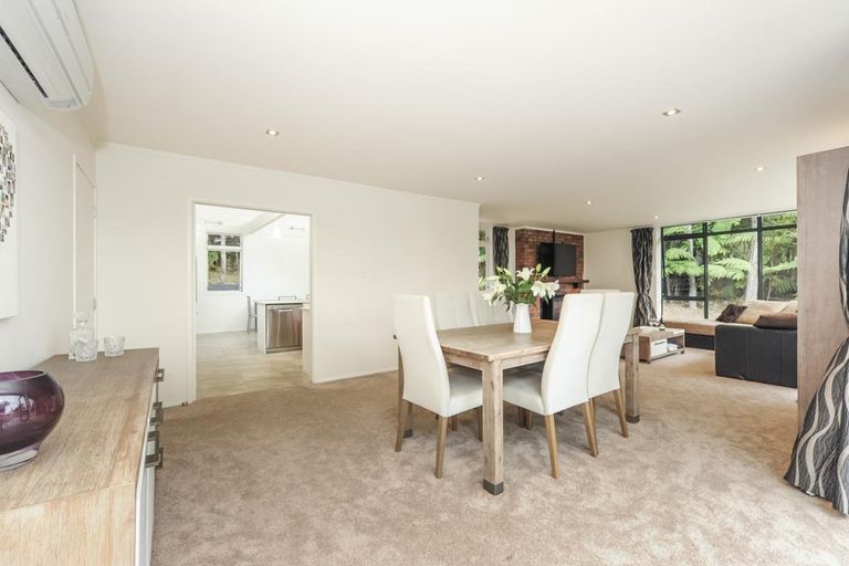 Photo of property in 14 Kopiko Road, Titirangi, Auckland, 0604