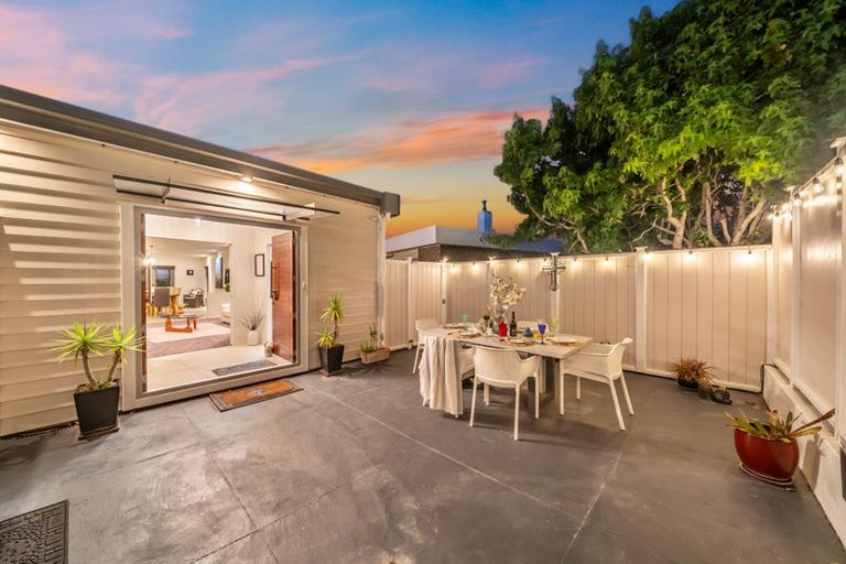 Photo of property in 22 The Anchorage, Whitby, Porirua, 5024