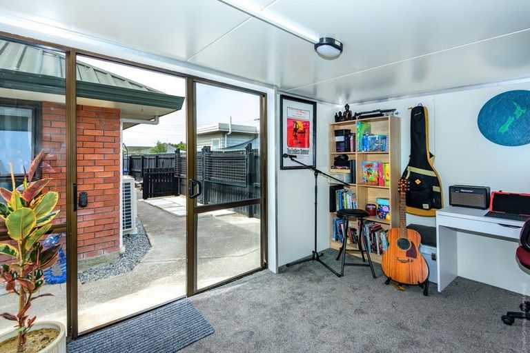 Photo of property in 85 Pacific Road, North New Brighton, Christchurch, 8083