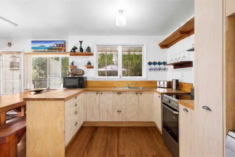 Photo of property in 684 Abel Tasman Drive, Clifton, Takaka, 7183