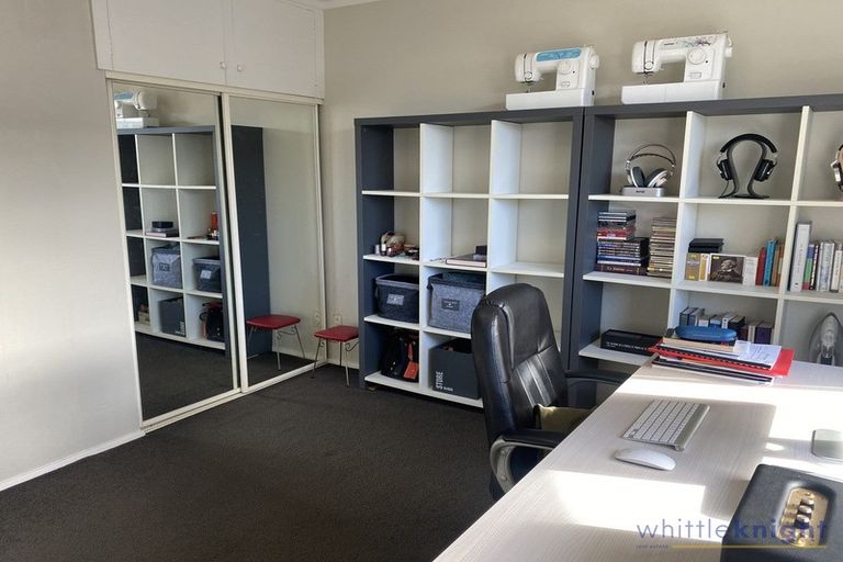 Photo of property in 19 Salford Avenue, Redwood, Christchurch, 8051