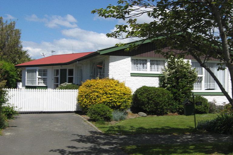 Photo of property in 17 Opal Place, Casebrook, Christchurch, 8051