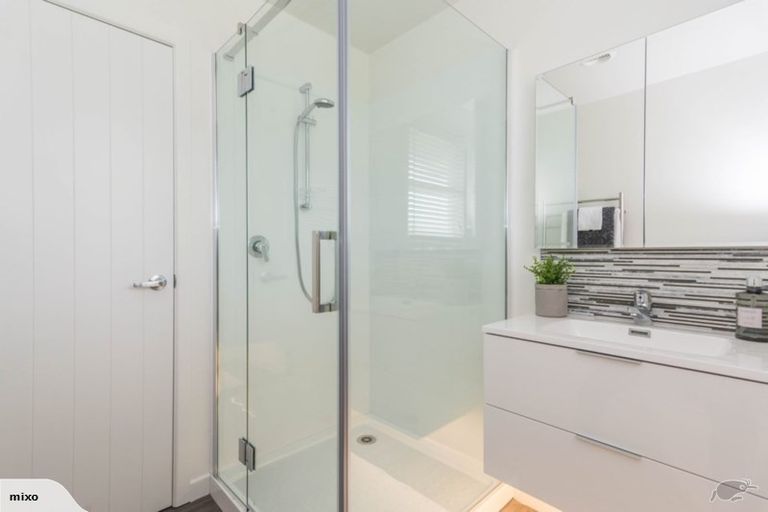 Photo of property in 4b Rheingold Place, Huapai, Kumeu, 0810