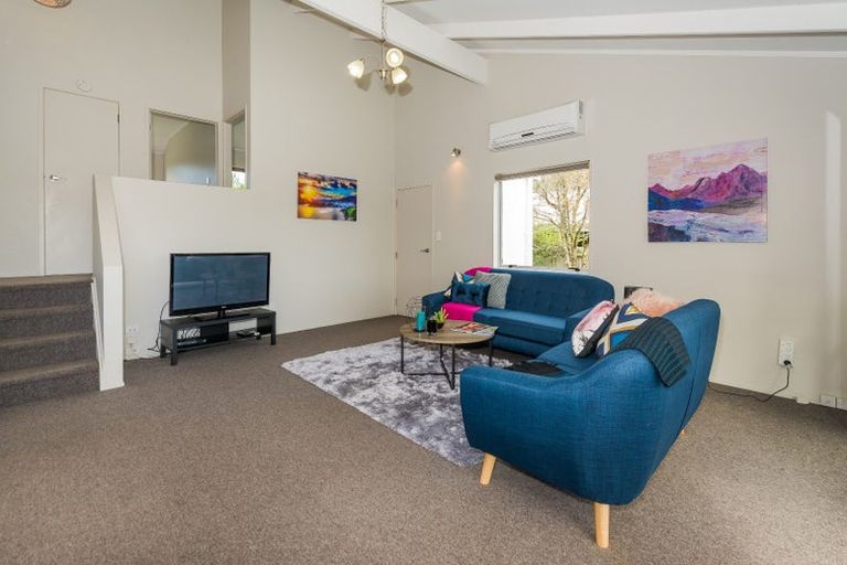 Photo of property in 9 Raupapa Street, Northcote, Auckland, 0627