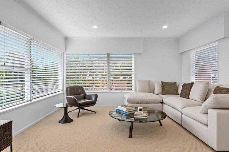 Photo of property in 1/18 Shakespeare Road, Milford, Auckland, 0620